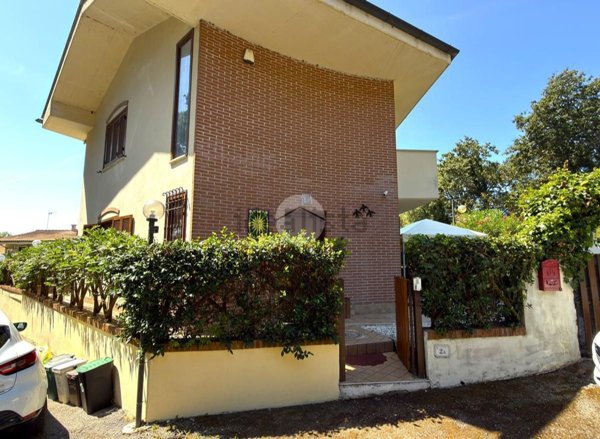 casa indipendente in vendita a Sabaudia