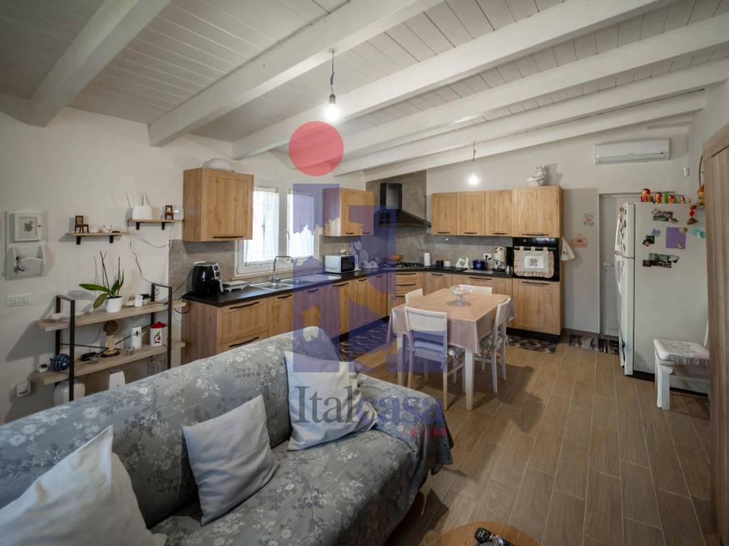 casa indipendente in vendita a Sabaudia