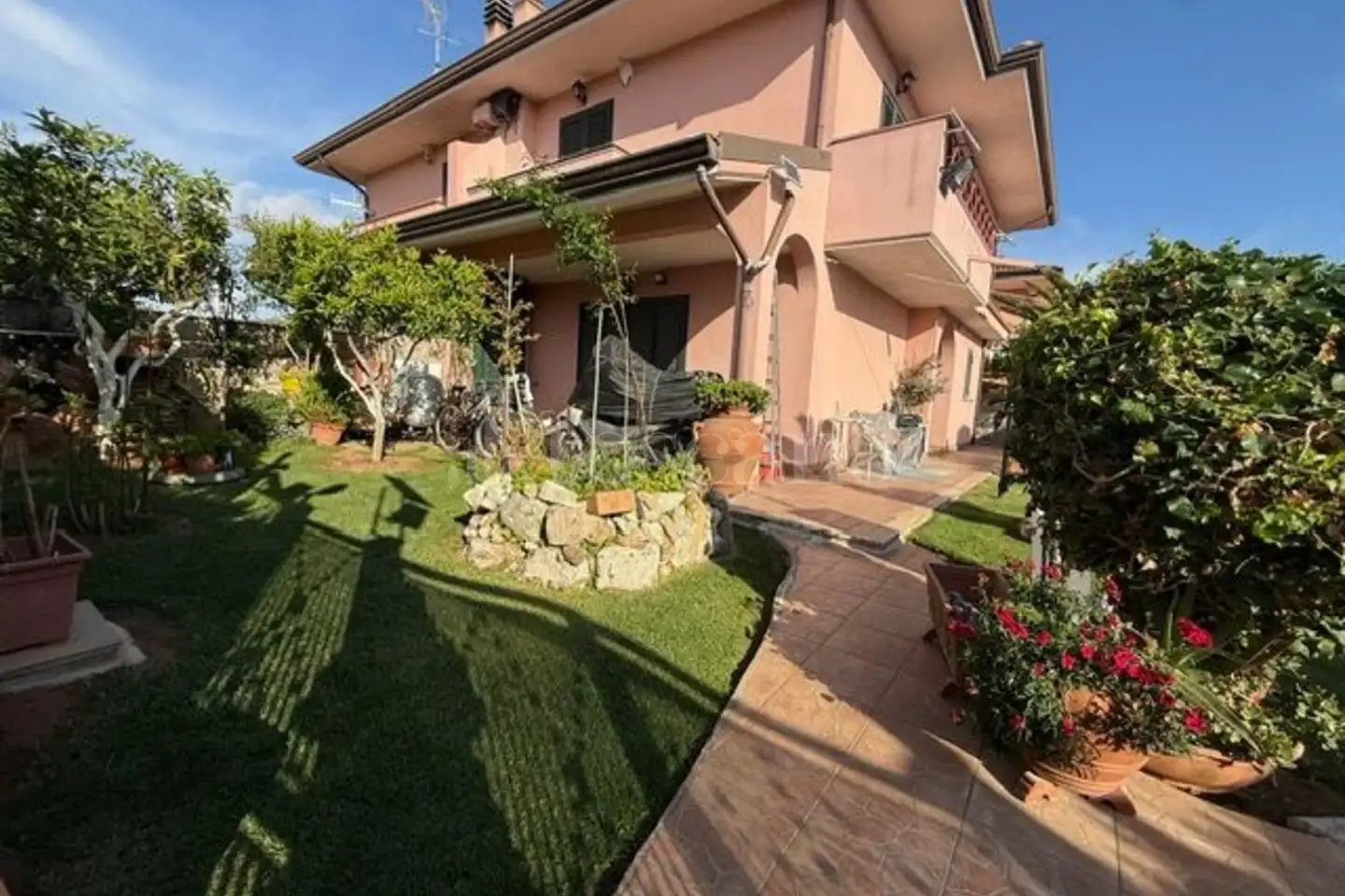 casa indipendente in vendita a Sabaudia