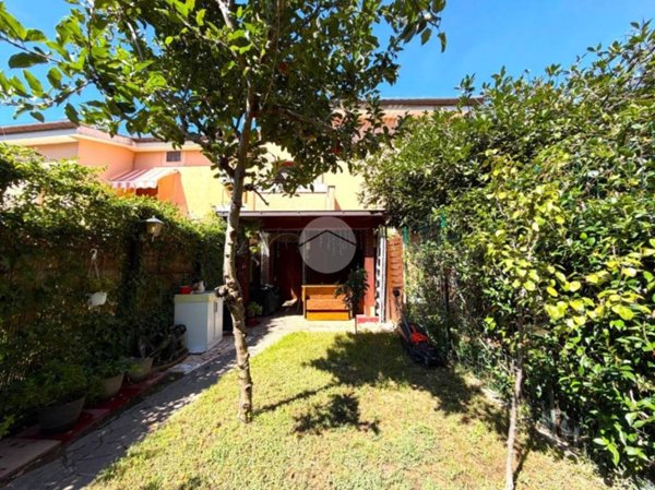 casa indipendente in vendita a Sabaudia in zona Bella Farnia