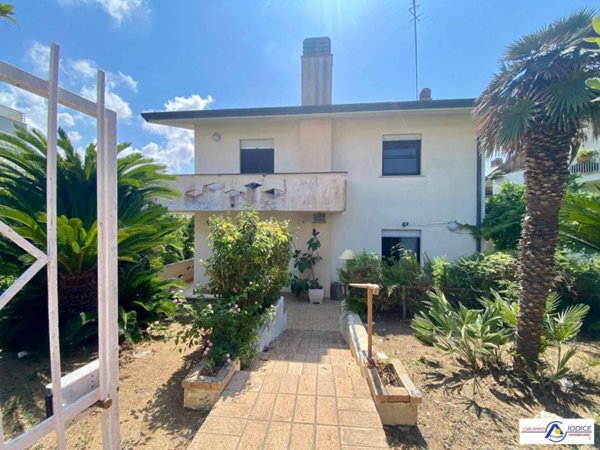 casa indipendente in vendita a Sabaudia