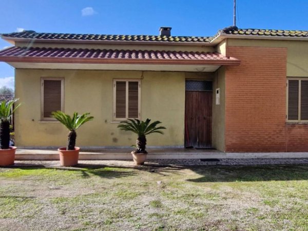 casa indipendente in vendita a Sabaudia in zona Bella Farnia
