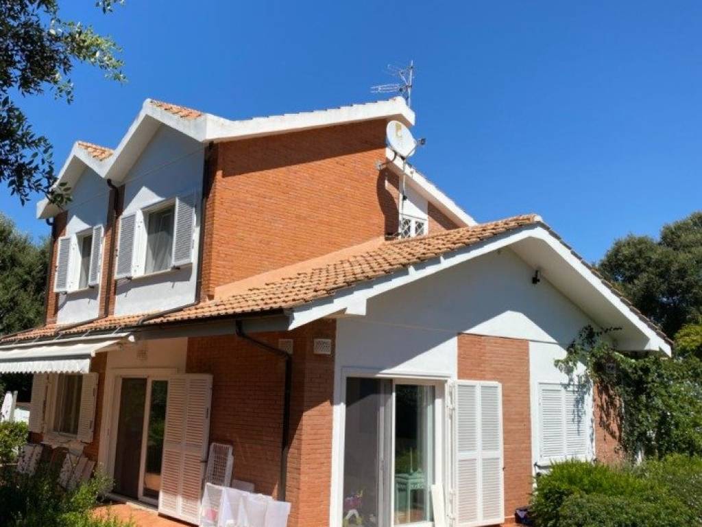 casa indipendente in vendita a Sabaudia