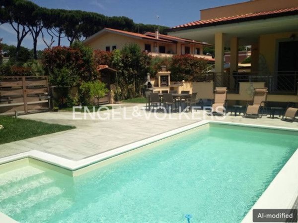 casa indipendente in vendita a Sabaudia