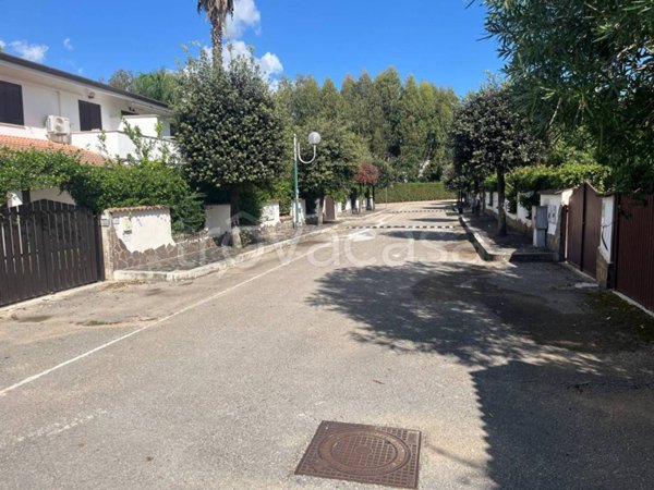 casa indipendente in vendita a Sabaudia in zona Bella Farnia