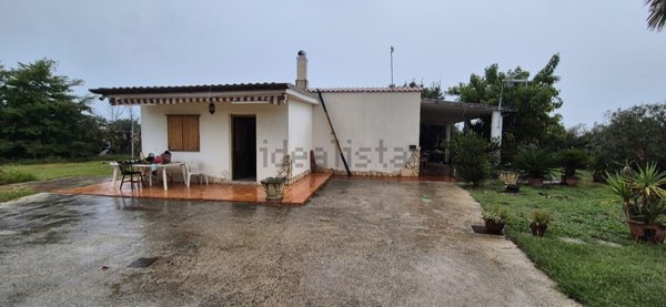 casa indipendente in vendita a Sabaudia in zona Baia d'Argento