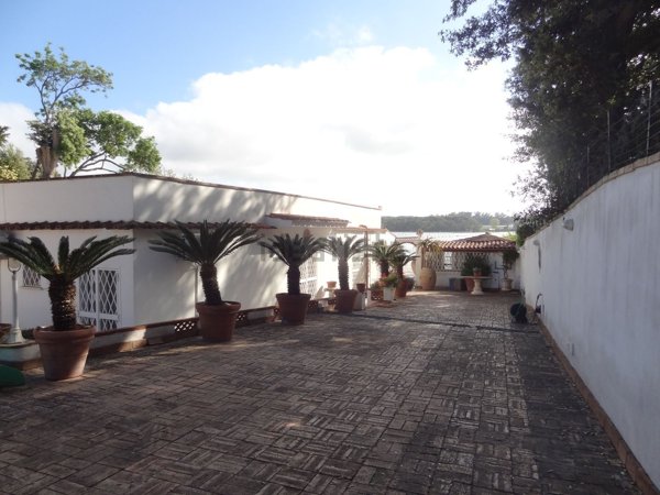 casa indipendente in vendita a Sabaudia