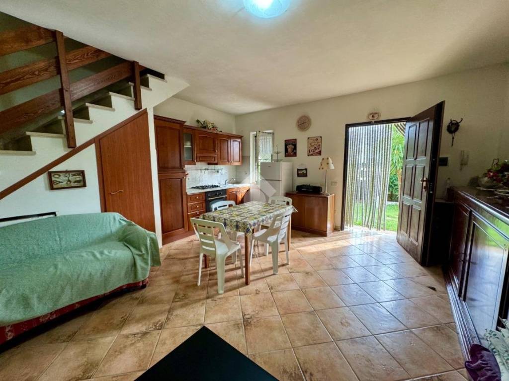 casa indipendente in vendita a Sabaudia in zona Bella Farnia