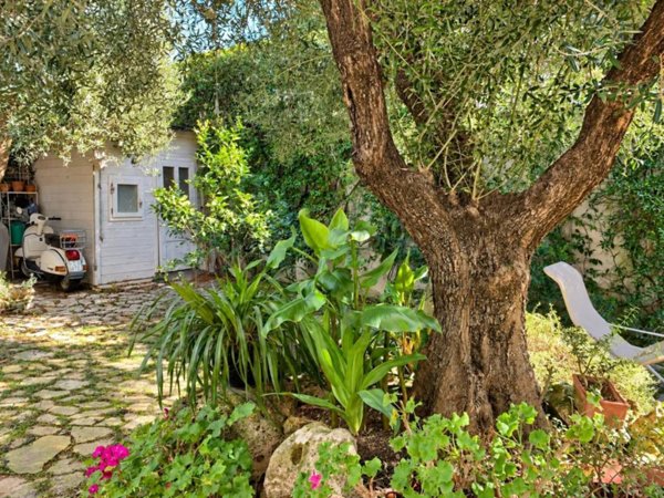 casa indipendente in vendita a Sabaudia