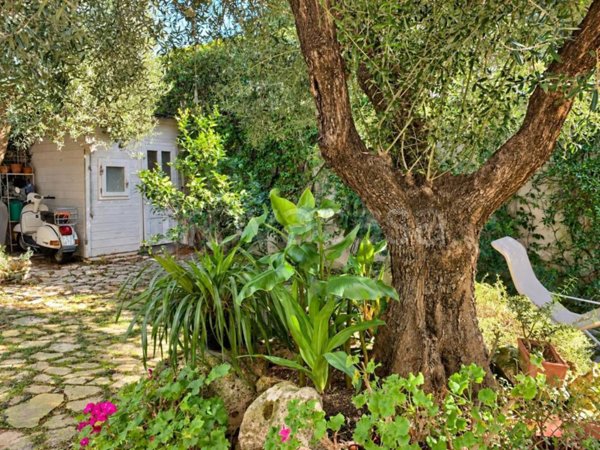 casa indipendente in vendita a Sabaudia