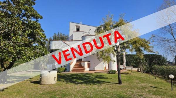 casa indipendente in vendita a San Felice Circeo in zona Torre Olevola