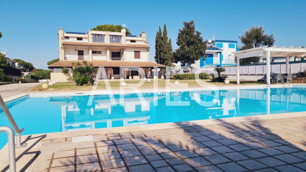 casa indipendente in vendita a San Felice Circeo