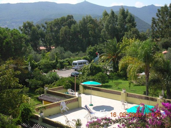 intera palazzina in vendita a San Felice Circeo