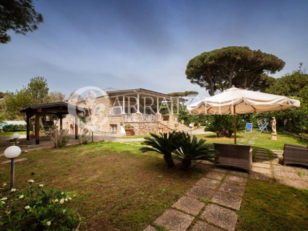 casa indipendente in vendita a San Felice Circeo