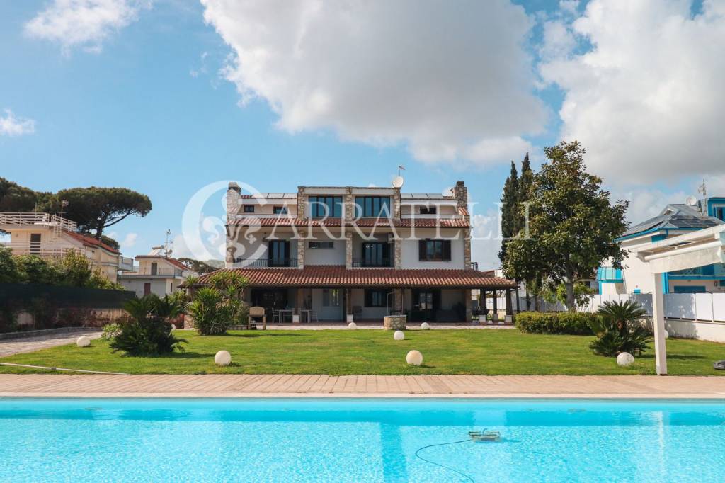 casa indipendente in vendita a San Felice Circeo