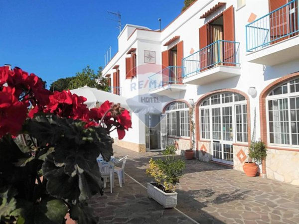 intera palazzina in vendita a San Felice Circeo