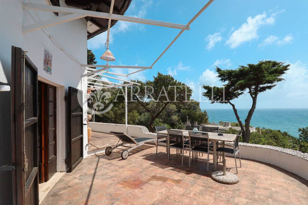 casa indipendente in vendita a San Felice Circeo in zona Punta Rossa