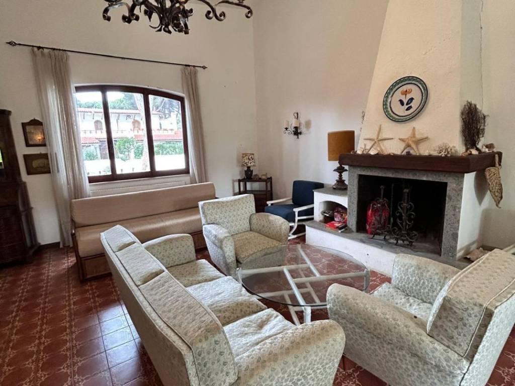 casa indipendente in vendita a San Felice Circeo in zona Torre Olevola