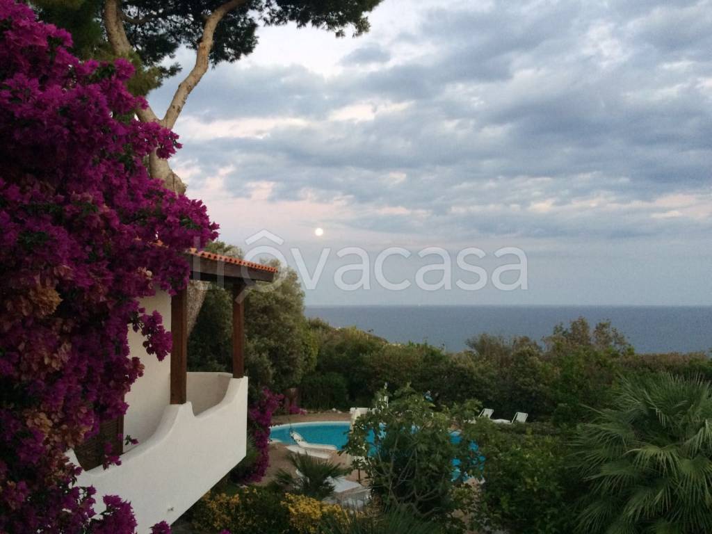 casa indipendente in vendita a San Felice Circeo in zona Punta Rossa