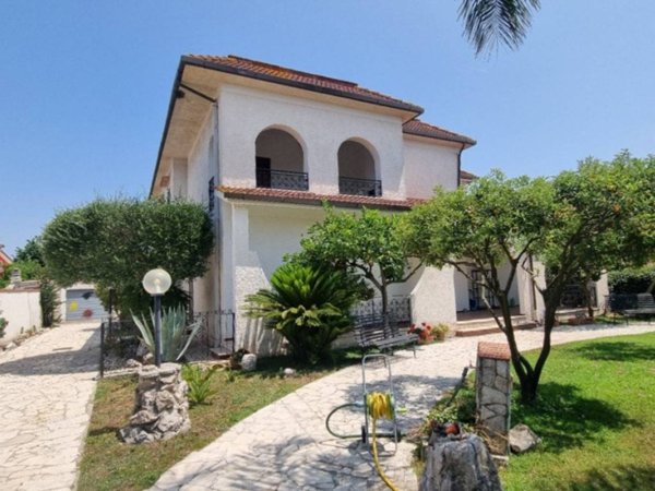 casa indipendente in vendita a San Felice Circeo