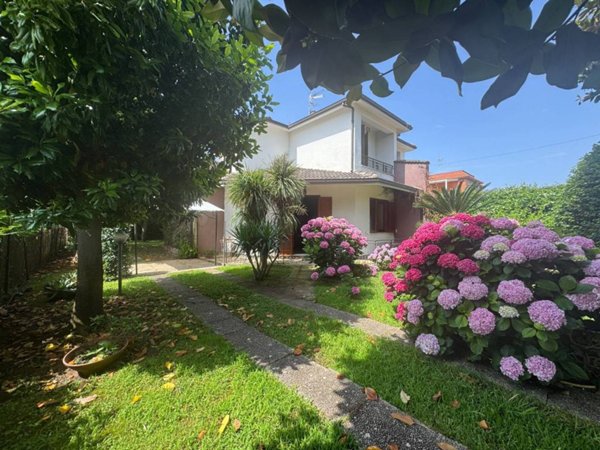 casa indipendente in vendita a San Felice Circeo