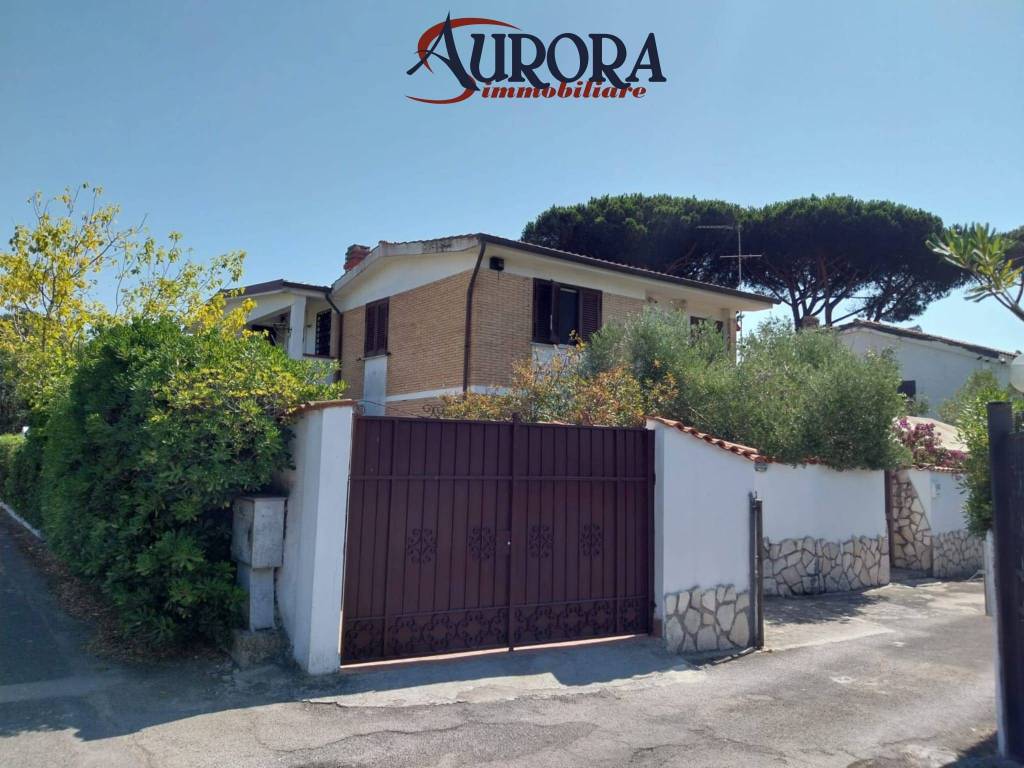casa indipendente in vendita a San Felice Circeo