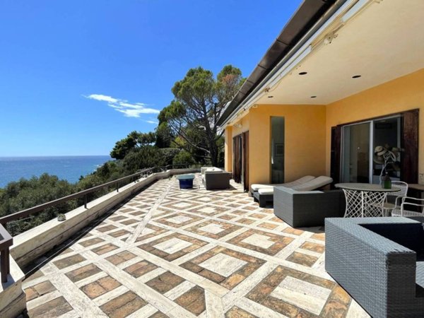 casa indipendente in vendita a San Felice Circeo