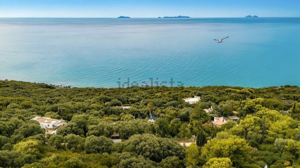 casa indipendente in vendita a San Felice Circeo in zona Punta Rossa