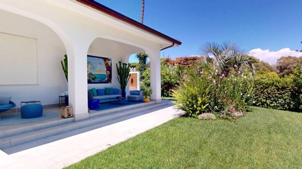 casa indipendente in vendita a San Felice Circeo