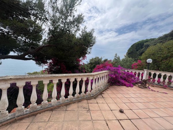 casa indipendente in vendita a San Felice Circeo in zona Punta Rossa
