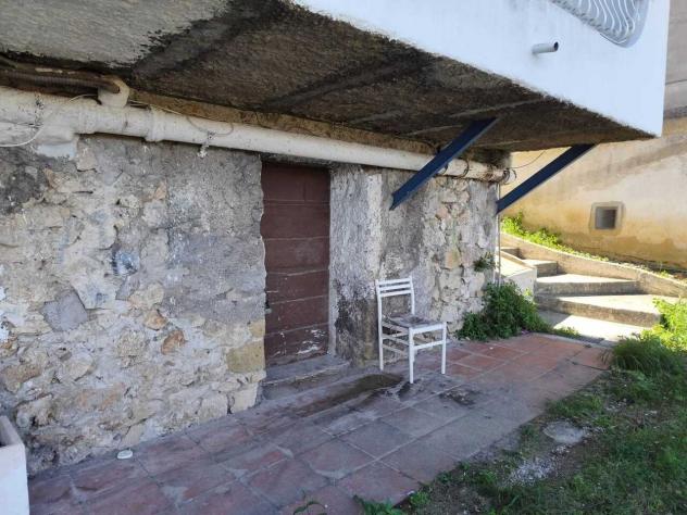 locale commerciale in vendita a San Felice Circeo