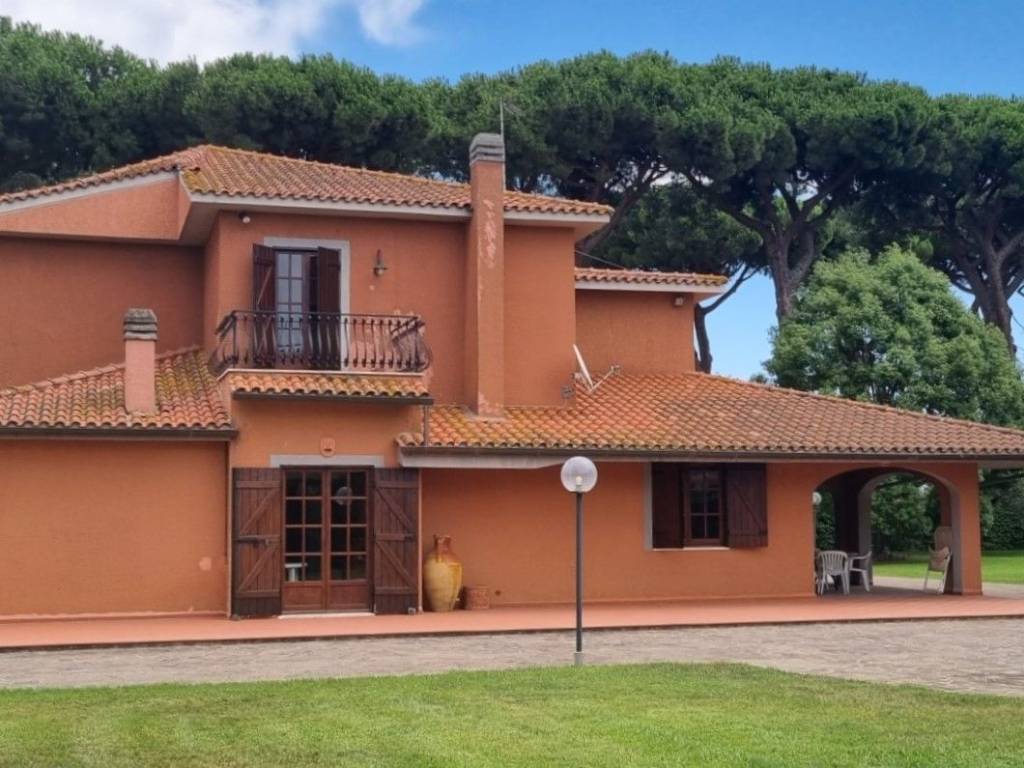 casa indipendente in vendita a San Felice Circeo