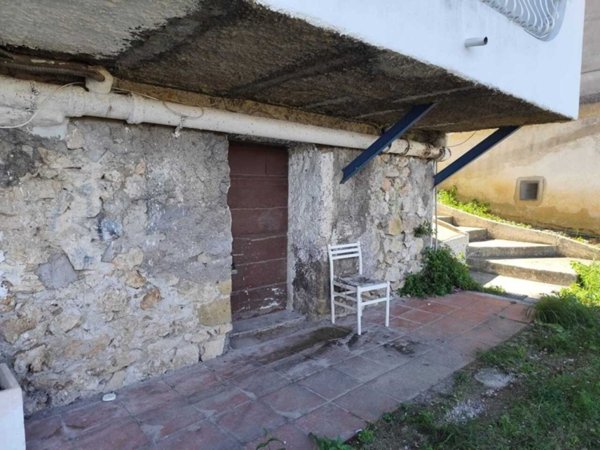 locale di sgombero in vendita a San Felice Circeo
