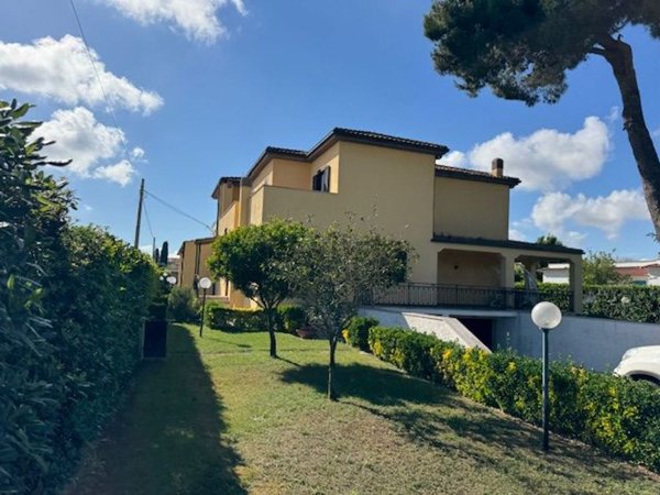 casa indipendente in vendita a San Felice Circeo in zona Torre Olevola