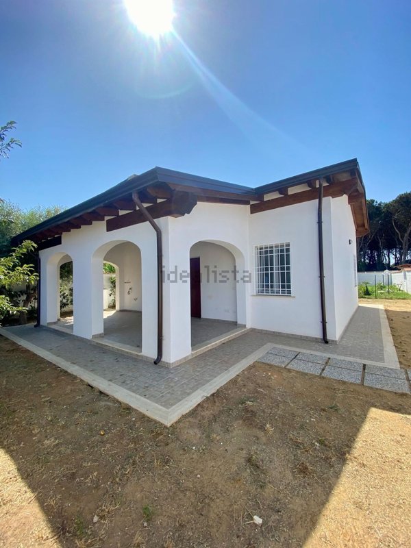 casa indipendente in vendita a San Felice Circeo in zona Borgo Montenero