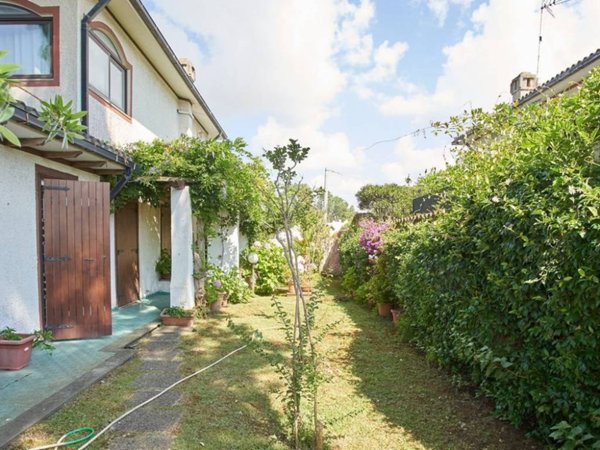 casa indipendente in vendita a San Felice Circeo in zona Torre Olevola