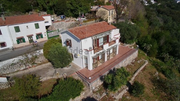 casa indipendente in vendita a San Felice Circeo
