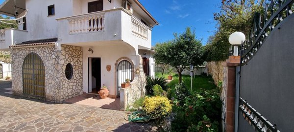casa indipendente in vendita a San Felice Circeo