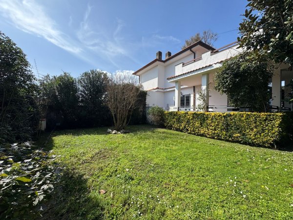 casa indipendente in vendita a San Felice Circeo