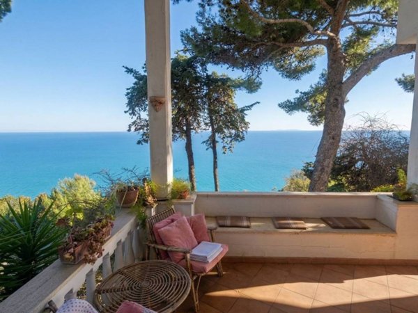 casa indipendente in vendita a San Felice Circeo