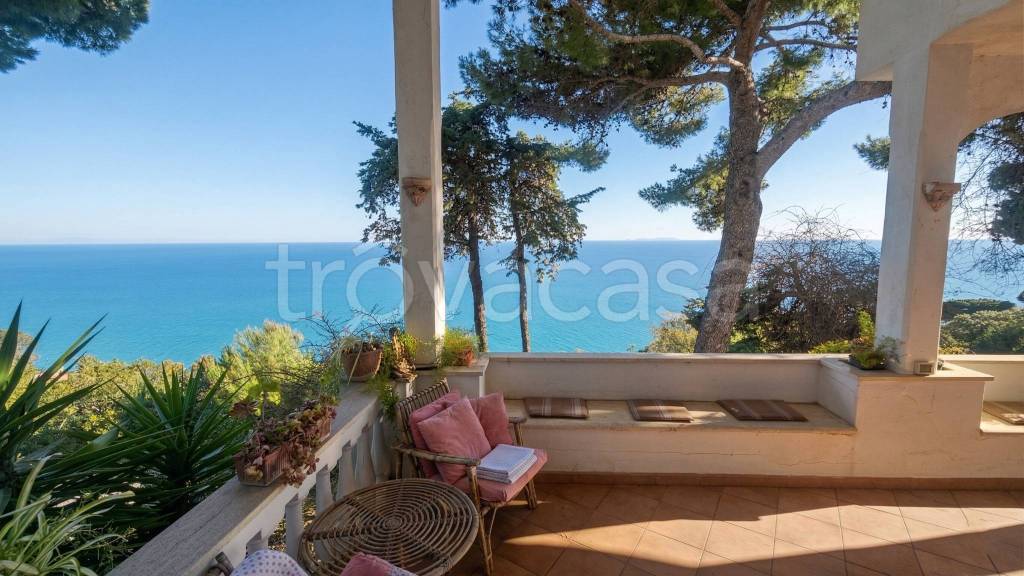 casa indipendente in vendita a San Felice Circeo