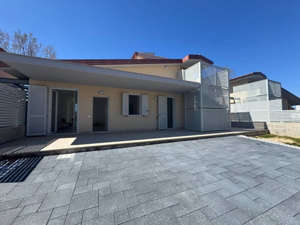 casa indipendente in vendita a San Felice Circeo in zona Torre Olevola
