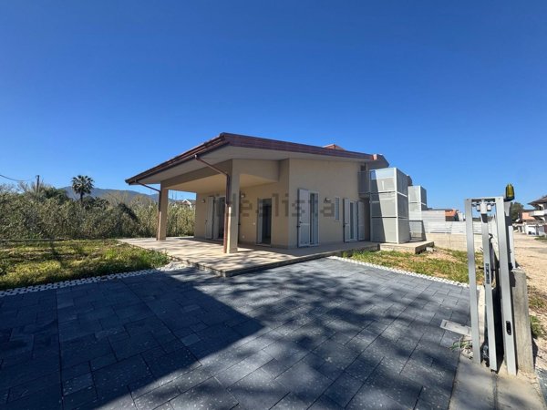 casa indipendente in vendita a San Felice Circeo