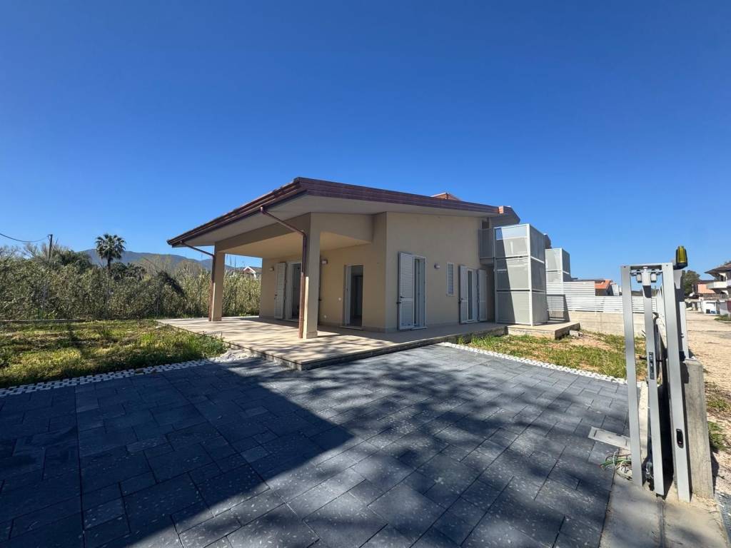 casa indipendente in vendita a San Felice Circeo