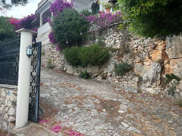 casa indipendente in vendita a San Felice Circeo in zona Punta Rossa
