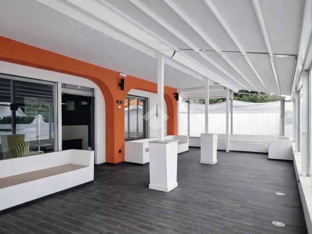 locale commerciale in vendita a San Felice Circeo