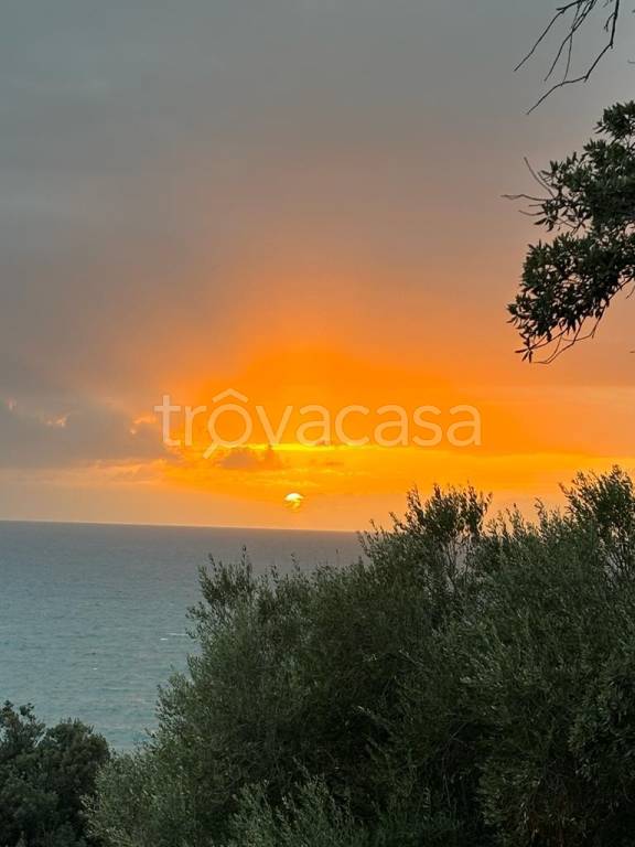 casa indipendente in vendita a San Felice Circeo in zona Punta Rossa