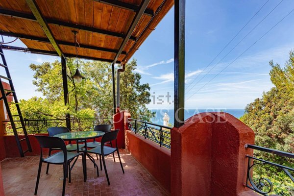casa indipendente in vendita a San Felice Circeo in zona Punta Rossa