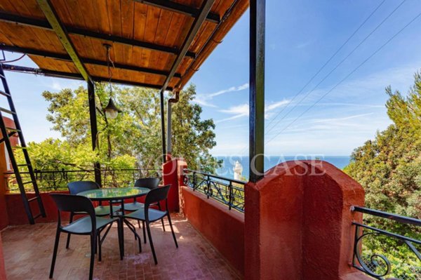 casa indipendente in vendita a San Felice Circeo in zona Punta Rossa