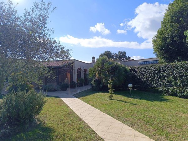 casa indipendente in vendita a San Felice Circeo in zona Torre Olevola